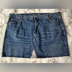 Old Navy Higher High Rise Secret Smooth Pocket Jean Skirt Size 28